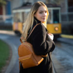 Leather backpacks: the casual-chic accessory, from the city to the weekend . by Maxima